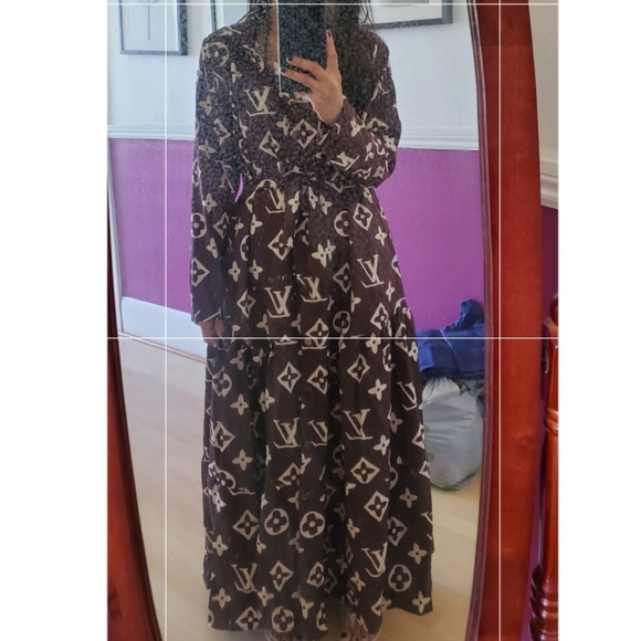NWT Brown Long Sleeve Maxi dress - Picture 2 of 2
